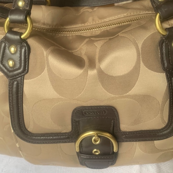 Coach Campbell Brown
Beige Signature Sateen
With Leather Straps - Picture 7 of 13